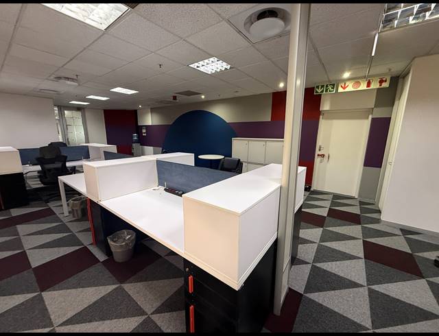 5,634M² OFFICE TO LET IN ROSEBANK